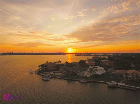 Sunrise at Siesta, a 360° video walking tour of Siesta Key.